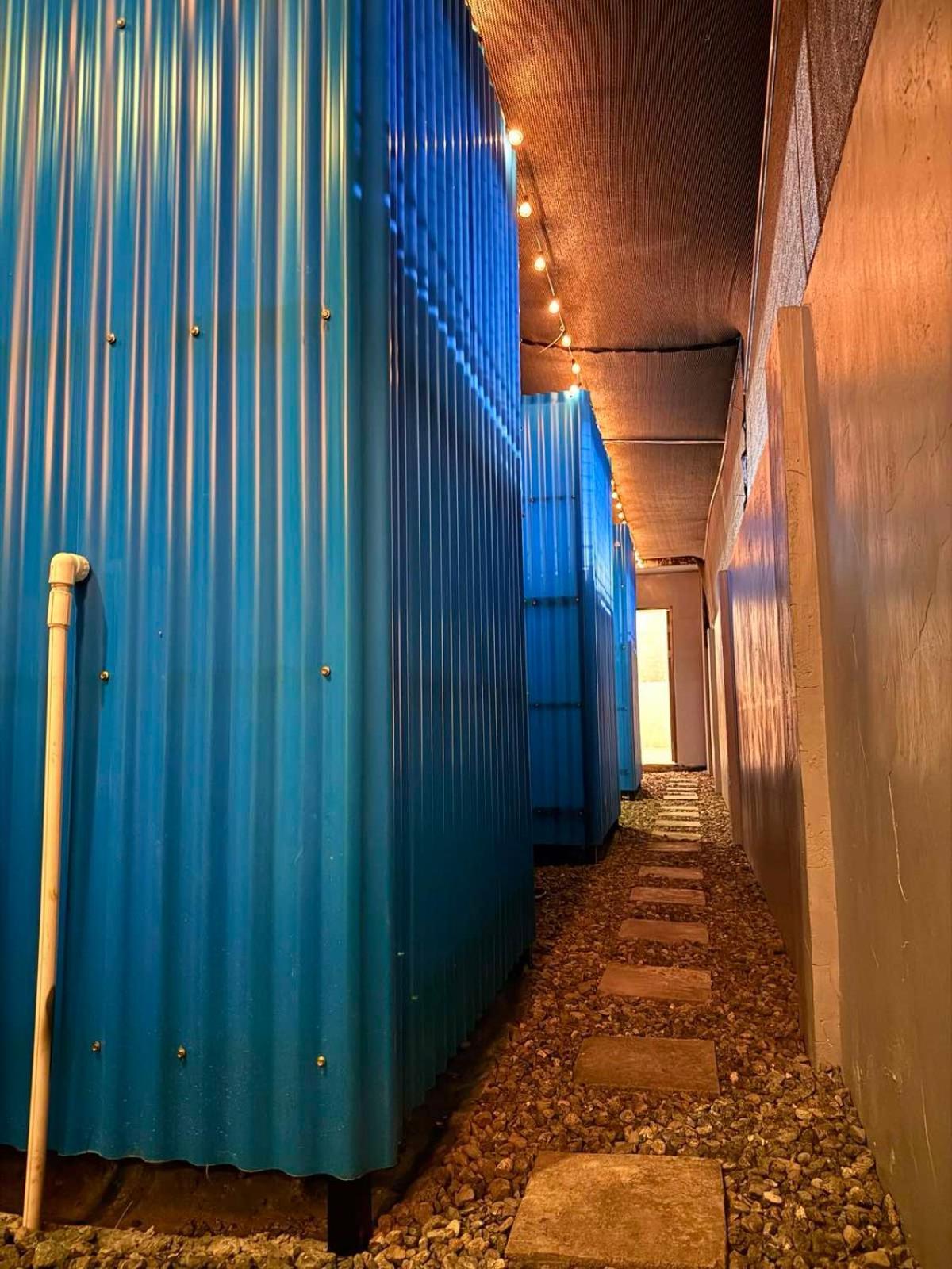 Goofy Ants Hostel Puerto Princesa Εξωτερικό φωτογραφία